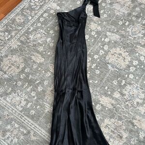 Lulu's Sleek Black One-Shoulder Dress